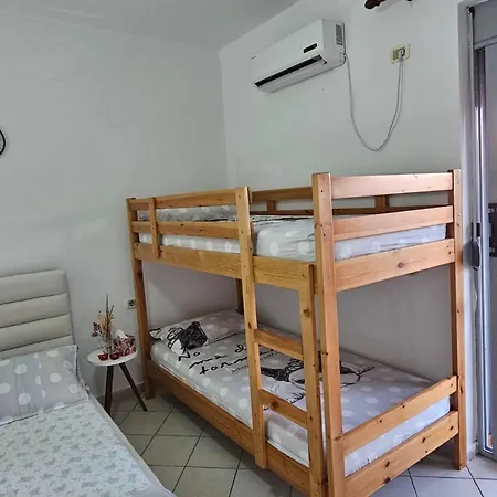 Orikum Apartments *